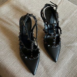 Valentino Garavani Rockstud leather pumps